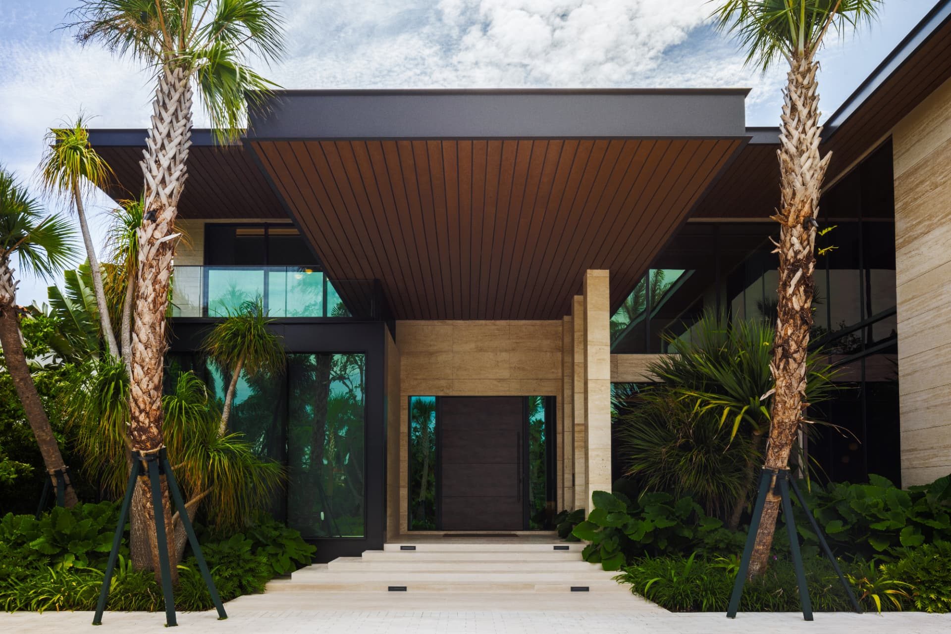 Luxury Waterfront Residence — view 16