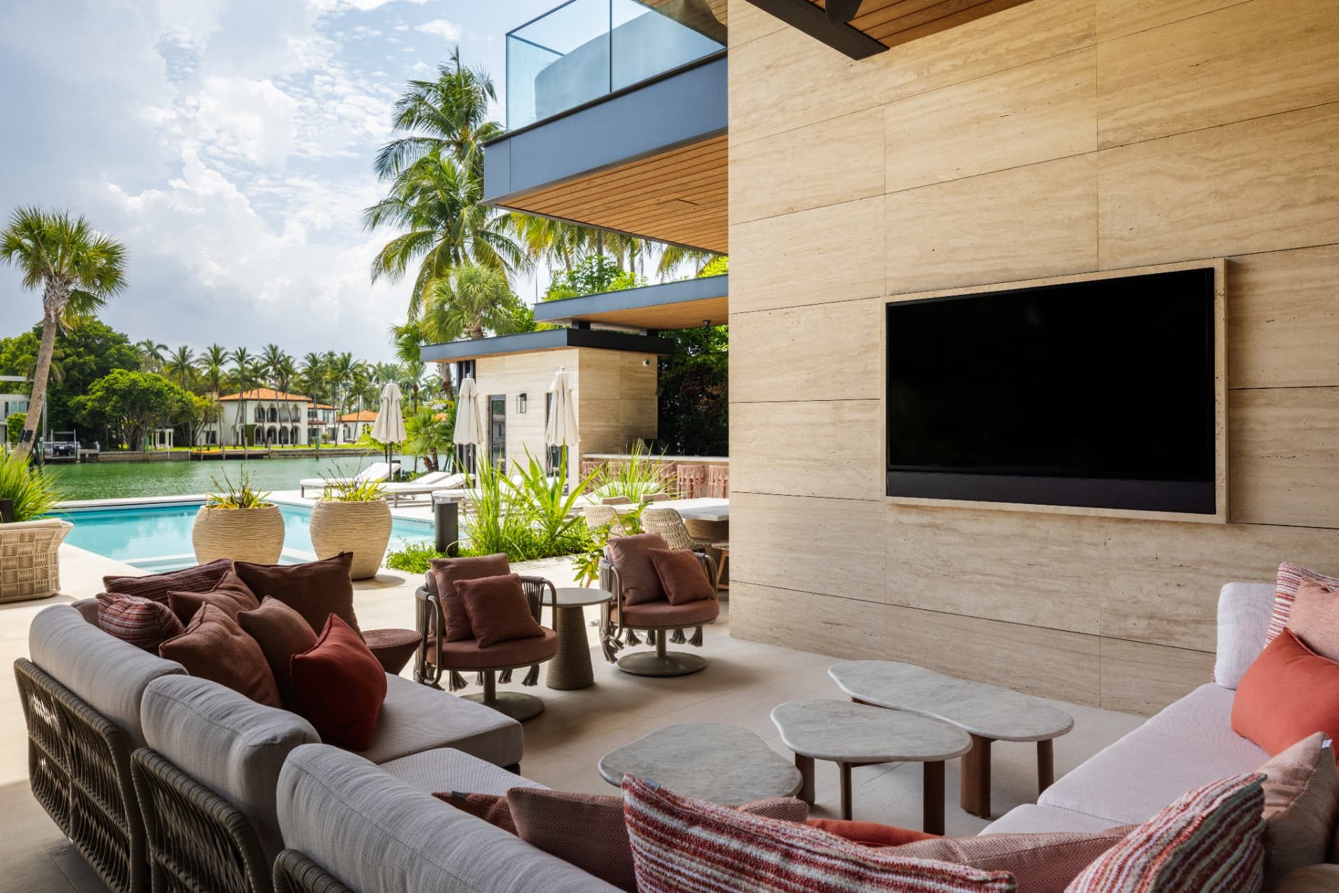 Luxury Waterfront Residence — view 24
