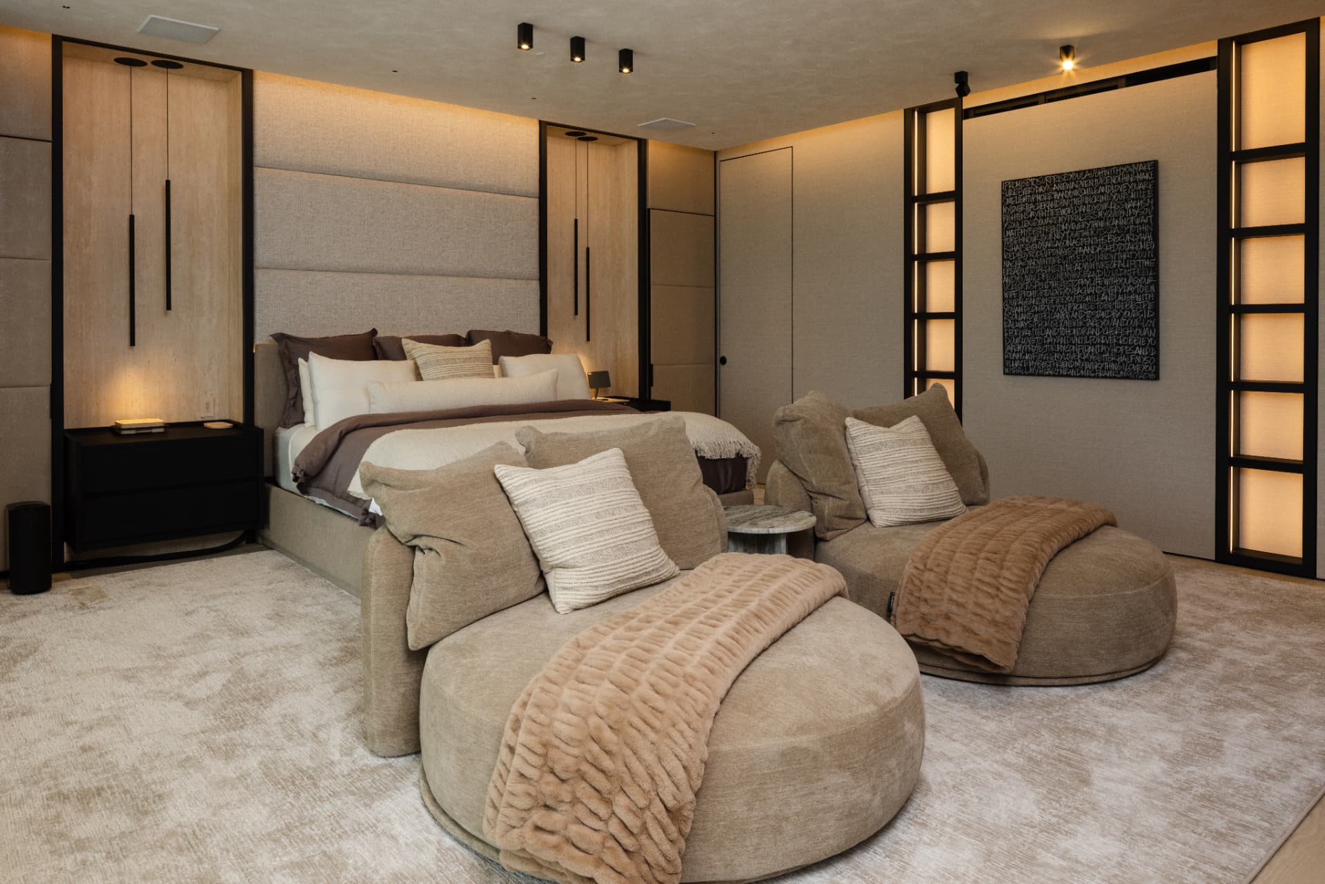 Luxury Waterfront Residence — view 8